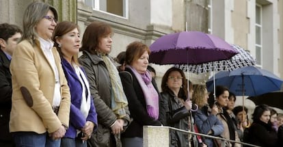 Concentración en la Xunta por la muerte de la mujer a manos de su pareja