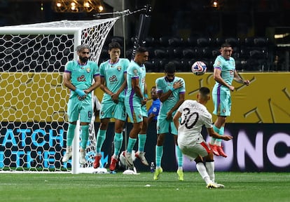 Claudio Echeverri marca ante el Al Ain el 2-0 para Manchester City, en Atlanta, Georgia, por el grupo G del Mundial de Clubes, el domingo 22 de junio de 2025.
