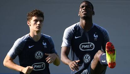 Pavard y Pogba, en un entrenamiento.