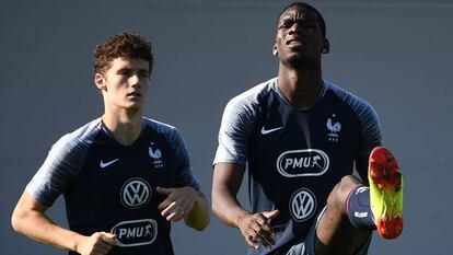 Pavard y Pogba, en un entrenamiento.