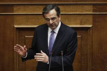 El primer ministro griego, el conservador Andonis Samarás da un discurso en el parlamento griego en Atenas, Grecia. EFE/Archivo