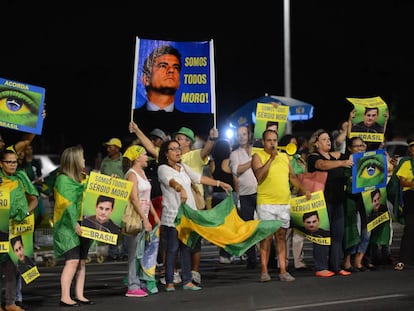 Manifestantes em março, em Brasília.