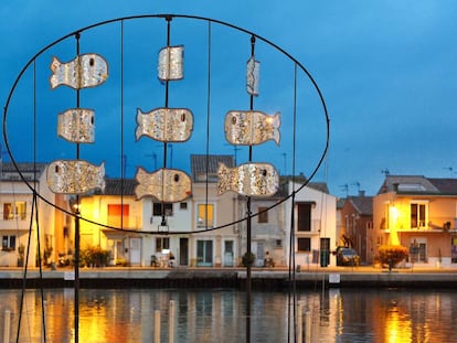 La escultura Les Daurades, de Dominique Doré, en el barrio de La Plagette, en Sète (Francia). 