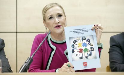 Cristina Cifuentes durante la presentación de SU estrategia de igualdad.