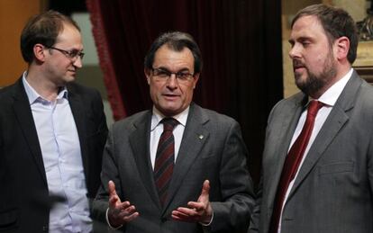 Joan Herrera, junto a Artur Mar y Oriol Junqueras.