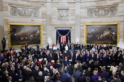  La gente llega a la toma de posesin del segundo mandato presidencial de Donald Trump, en el interior del Capitolio de Estados Unidos.