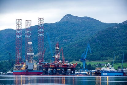 Una plataforma petrolífera en Ølensvåg (Noruega).