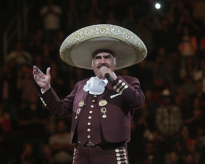 Vicente Fernandez en un show