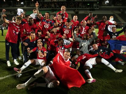 Los jugadores del Lille celebran la conquista de la liga francesa