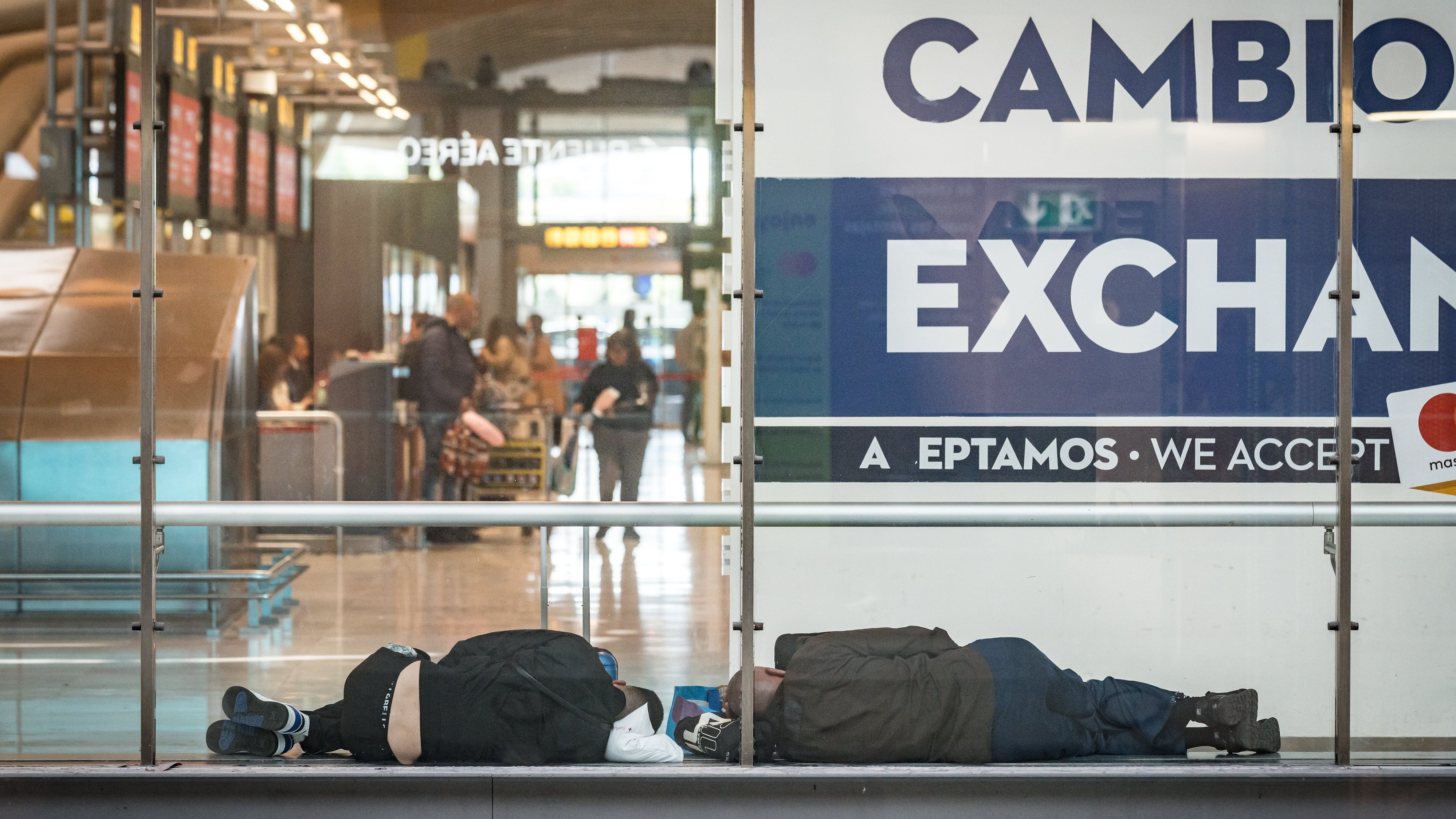 El censo ‘secreto’ del aeropuerto de Barajas revela que viven 412 personas: más de la mitad empadronados en Madrid y el 38% trabaja