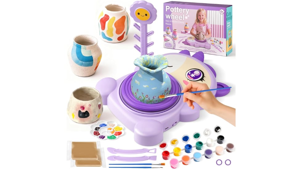 Este torno de alfarería tiene un pedal muy fácil de usar.