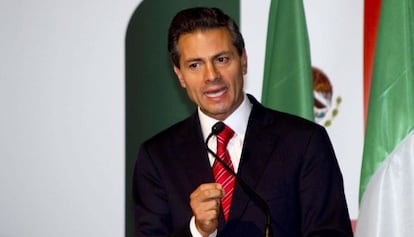 Enrique Pe&ntilde;a Nieto asiste al encuentro Italia-M&eacute;xico.