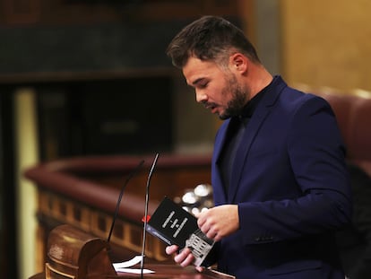 El portavoz parlamentario de ERC, Gabriel Rufián, interviene en el pleno del Congreso este martes.