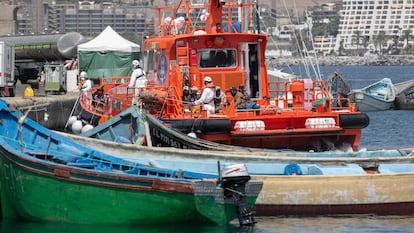 Desembarco de un grupo de migrantes rescatados el pasado 14 de septiembre, en el puerto de Arguineguín (Gran Canaria).