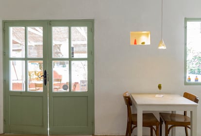 Sala del restaurante Samambar de Rodalquilar, Almería.