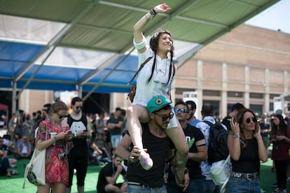 Seguidors del festival a l'espai Sonar Village del Sónar Dia.