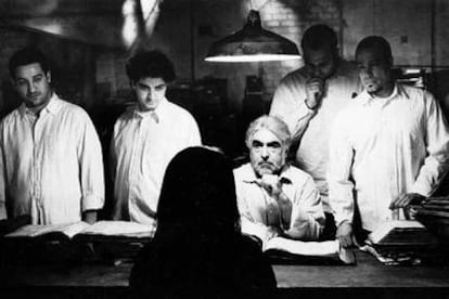 Una imagen del vídeo 'The Last Word' (2003), que presenta Shirin Neshat en el Musac, en León.