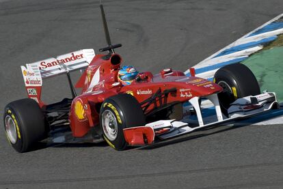 Fernando Alonso ha lucido un casco con una imagen en referencia a su amigo y ex compañero de equipo en Renault, Robert Kubica, que continúa recuperándose de su accidente del pasado domingo.