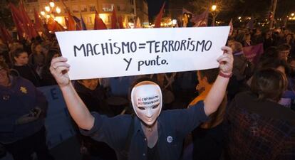 Participantes en la manifestación por el Día de la Mujer en Valencia.