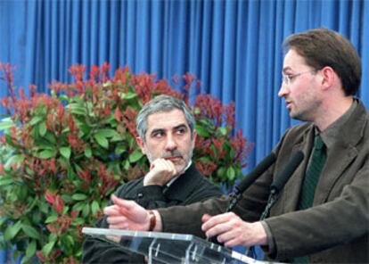 Gaspar Llamazares y Joan Herrera, en la rueda de prensa posterior a su audiencia con el Rey.