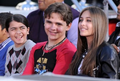 Los hijos de Michael Jackson, en una imagen de 2012.