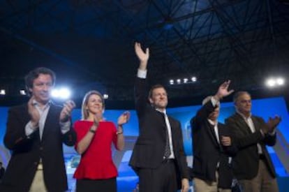 Floriano, Cospedal, Rajoy, Arenas y Pons, en la clausura del Congreso.