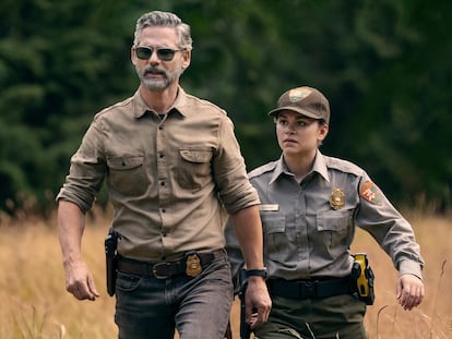 Protagonistas de la serie Indomable de Netflix