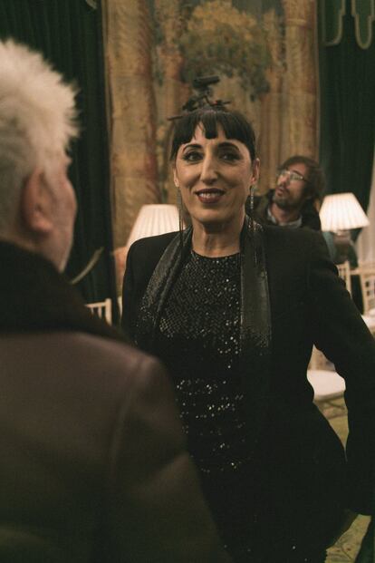 Rossy de Palma es una de las musas del diseñador. La actriz, que desfiló en su anterior 'Hotel Palomo', acudió esta vez como espectadora y fan.