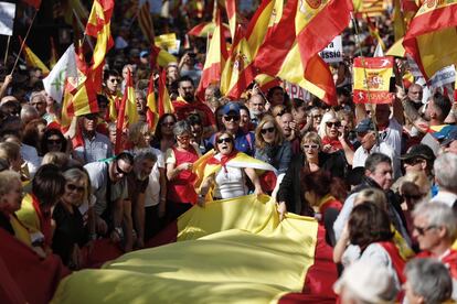 La marcha ha completado un fin de semana protagonizado por las protestas, incluida la manifestación celebrada el sábado por la libertad de los presos independentistas, que congregó a 350.000 personas según la Guardia Urbana, y la concentración de la plataforma ¿Hablamos? que el sábado por la mañana reunió a un centenar de personas para pedir diálogo entre instituciones.