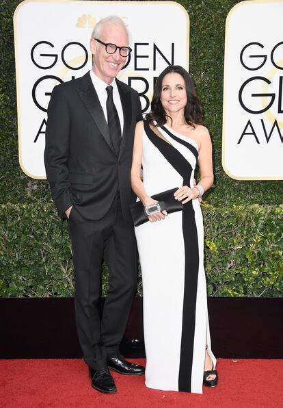 Brad Hall y Julia Louis-Dreyfus, nominada por Veep.