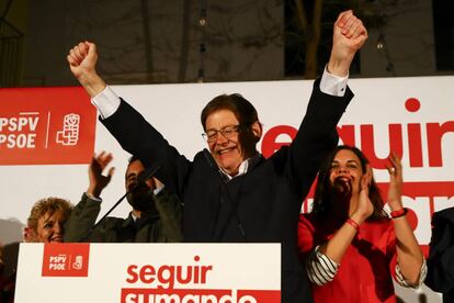 Ximo Puig, presidente de la Generalitat valenciana, celebra el triunfo del PSPV-PSOE el pasado domingo.