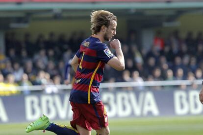 Rakitic celebra su gol al Villarreal.