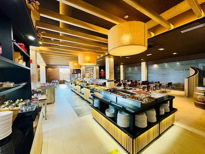Plano general del buffet libre del restaurante