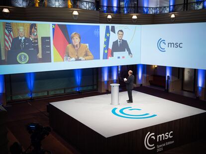 Joe Biden, Angela Merkel y Emmanuel Macron durante su intervención virtual de este viernes en la Conferencia de Seguridad de Múnich.