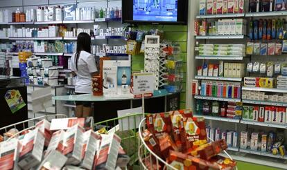 Imagen del interior de una farmacia valenciana.