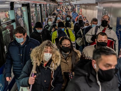 Aglomeraciones en hora punta en el metro de Madrid, el pasado 14 de enero.