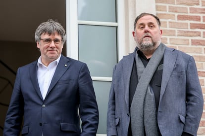 Los líderes de Junts y ERC, Carles Puigdemont y Oriol Junqueras, en Waterloo (Bélgica) en enero.