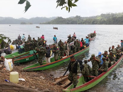 Las FARC han usado 100 lanchas para llegar a las zonas veredales donde entregarán las armas.