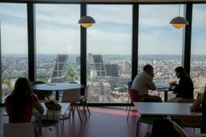 Comedor de la empresa Cepsa en Madrid, gestionado por Sodexo.