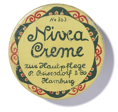 El primer envase de la crema Nivea era amarillo y verde al estilo art nouveau