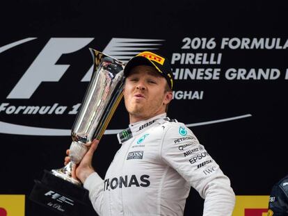 Nico Rosberg celebra su victoria en el GP de China.