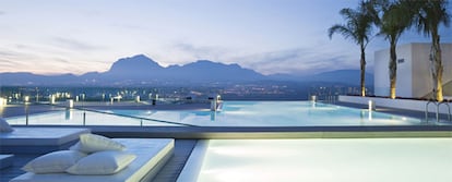 Piscina del SHA Wellness Clinic, en L'Alfàs del Pi (Alicante).