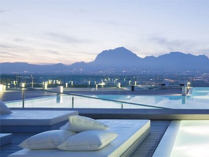 Piscina del SHA Wellness Clinic, en L'Alfàs del Pi (Alicante).