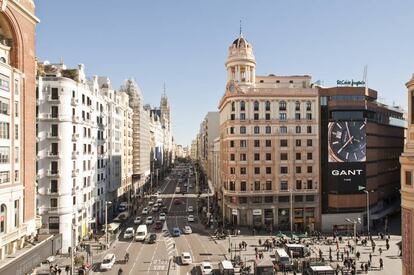 La gama de productos de in-Store Media va desde vinilos para exposición hasta paneles publicitarios de varias plantas de altura.