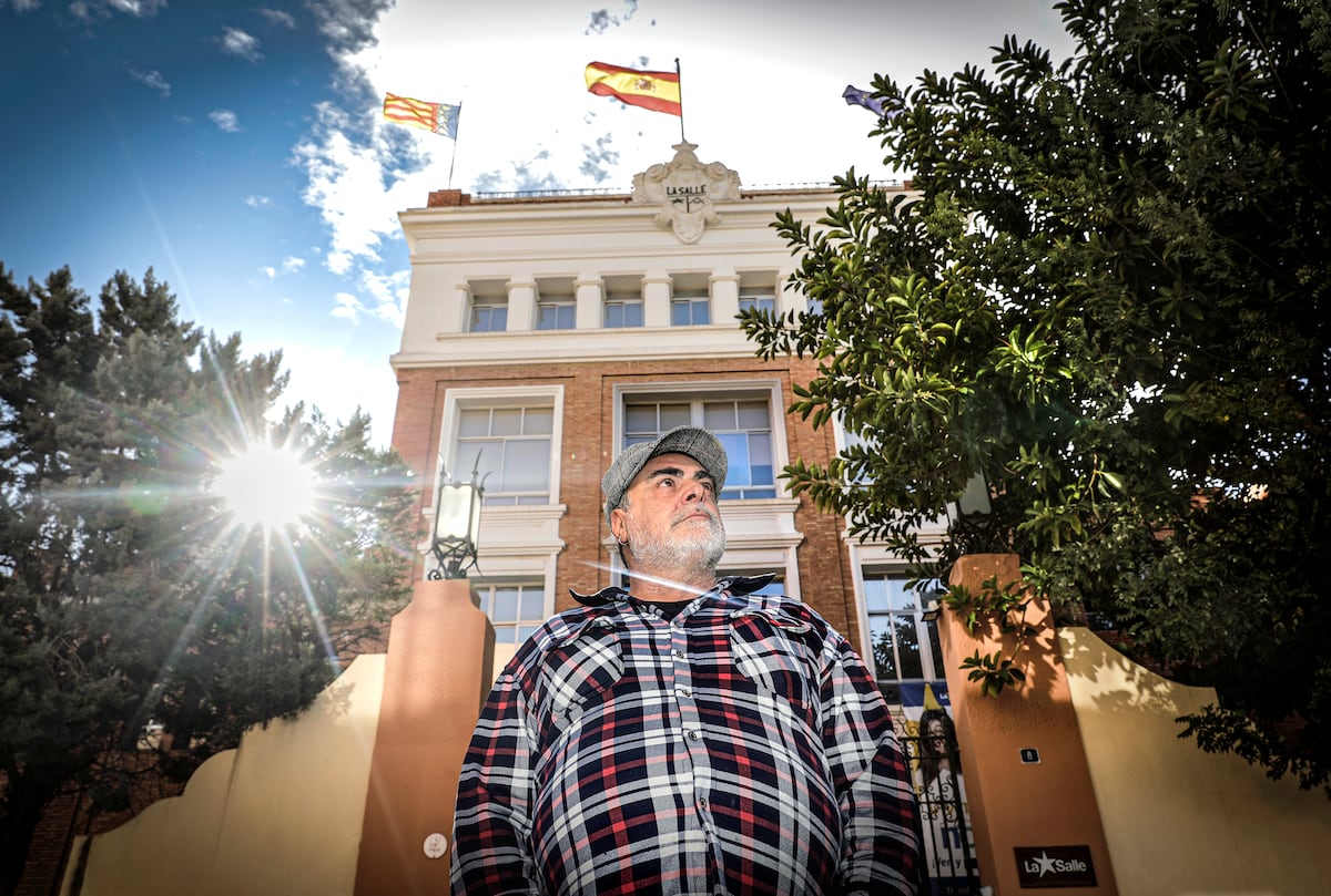 Cuando alcanzaba el orgasmo, volvía a subirme la ropa”. Once historias de  abusos en La Salle, la orden que se niega a investigarlos | Sociedad | EL  PAÍS