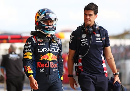 Checo Pérez junto a su preparador físico, Jo Canales