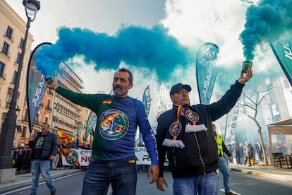 Manifestación del sindicato de la Policía Nacional y la asociación profesional de la Guardia Civil, este sábado en Madrid. 