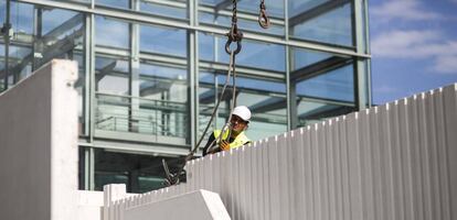 La firma Ex Situ levantó en la pasada feria Construtec un edificio de hormigón armado de tres plantas.