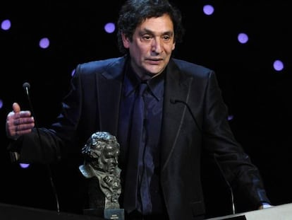 Agust&iacute;n Villalonga recibe el Goya a mejor director por &#039;Pa Negre&#039;.