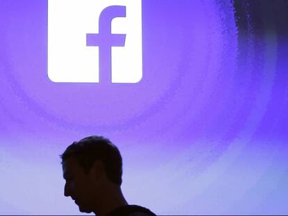 Mark Zuckerberg em uma das sedes de Facebook.